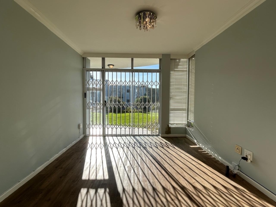 To Let 2 Bedroom Property for Rent in Royal Ascot Western Cape